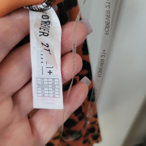 Forever 21 leopard Print. 3X Plus Size. One Piece Bathing Suit. - Picture 3 of 4